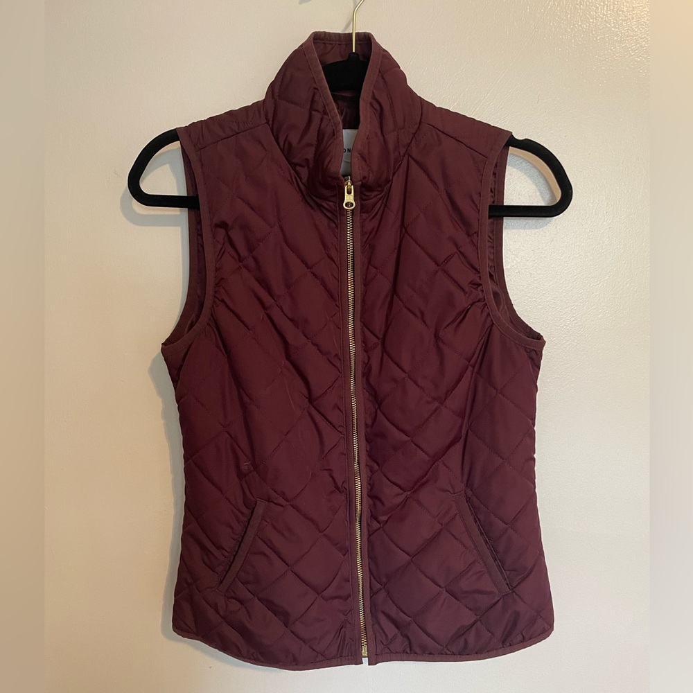 Women’s Old Navy Burgundy vest XS